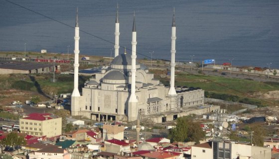 Doğu Karadeniz'in en büyük cami ve külliyesi